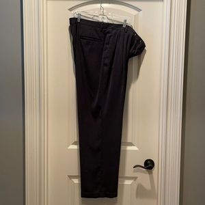 Brand: Claiborne
Material: 100% Polyester